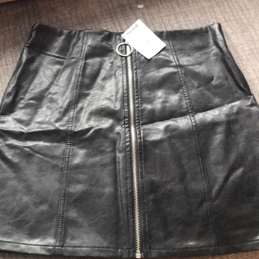 Faux leather skirt with zipper in middle